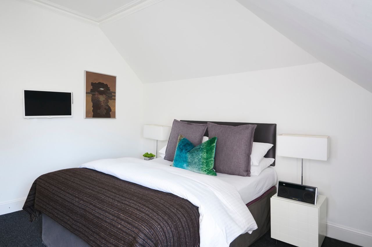 Lagavulin bedroom at 94DR — king bedroom with garden outlook